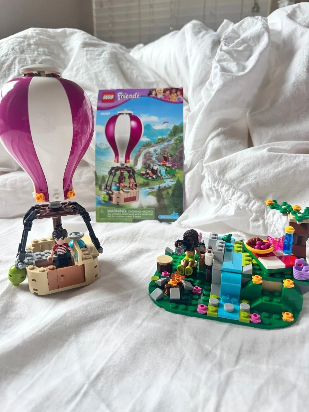 LEGO Friends 41097 Heartlake Hot Air Balloon Building Block Set w/ Instructions